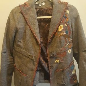 Embroidered blazer